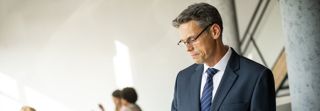 .ceo Domain Registrieren